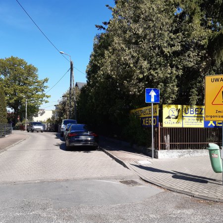 Odwrócony ruch na ulicy Poprzecznej 