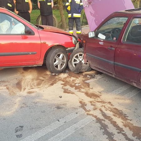 Wypadek w Mosakach Starej Wsi. Poszkodowane trzy osoby [ZDJĘCIA]